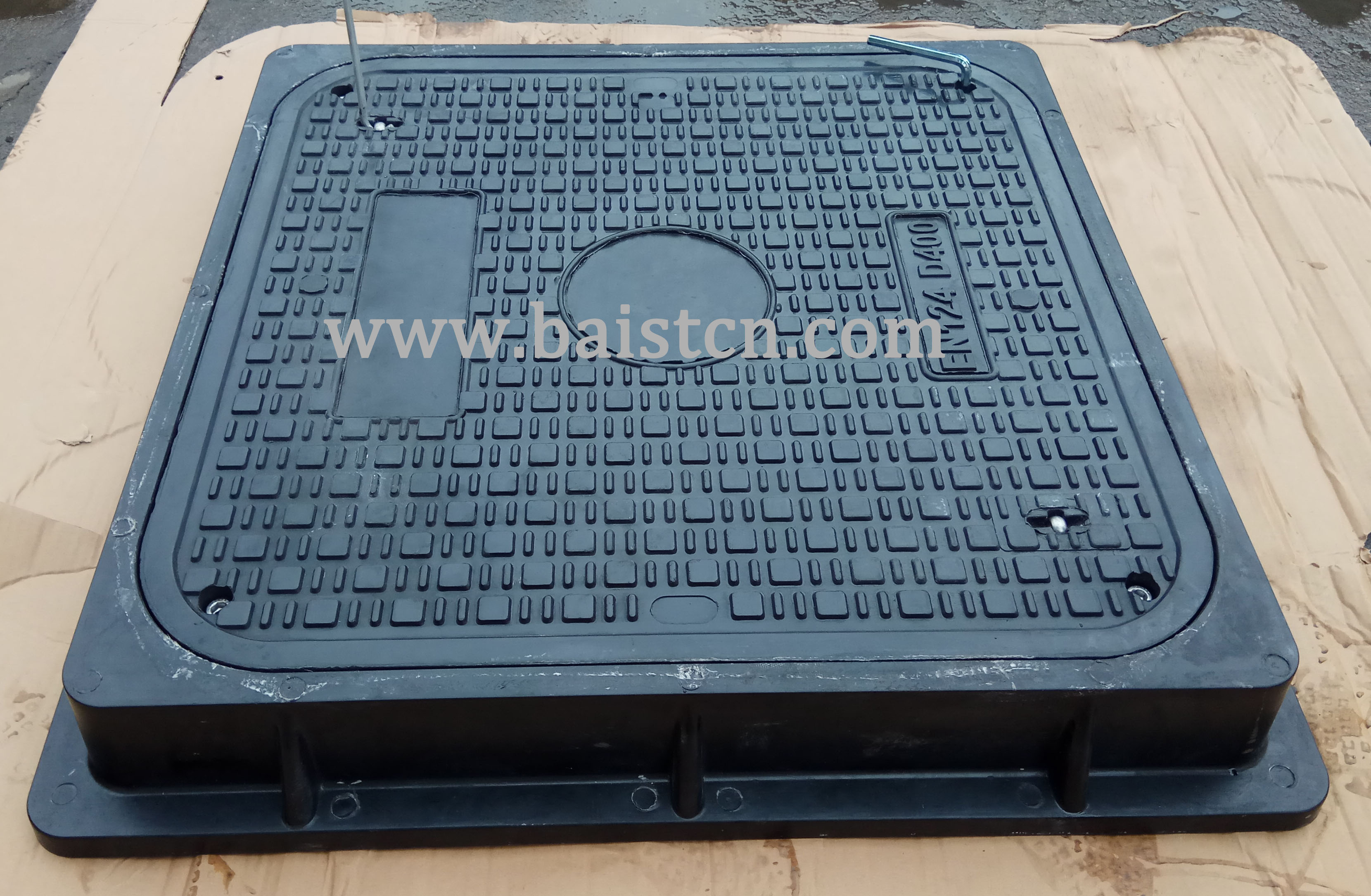 square manhole cover