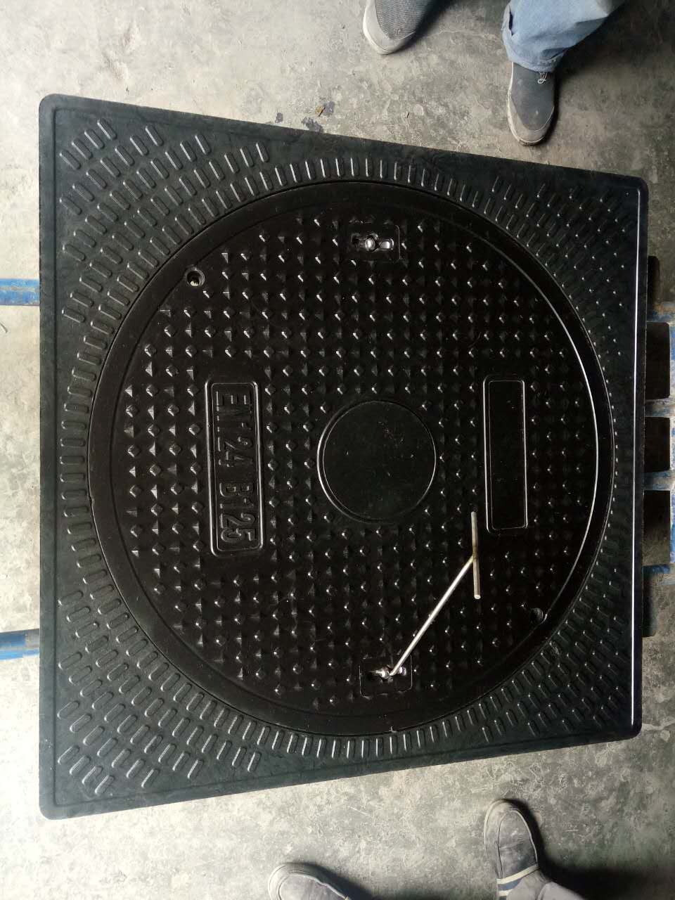 composite manhole cover